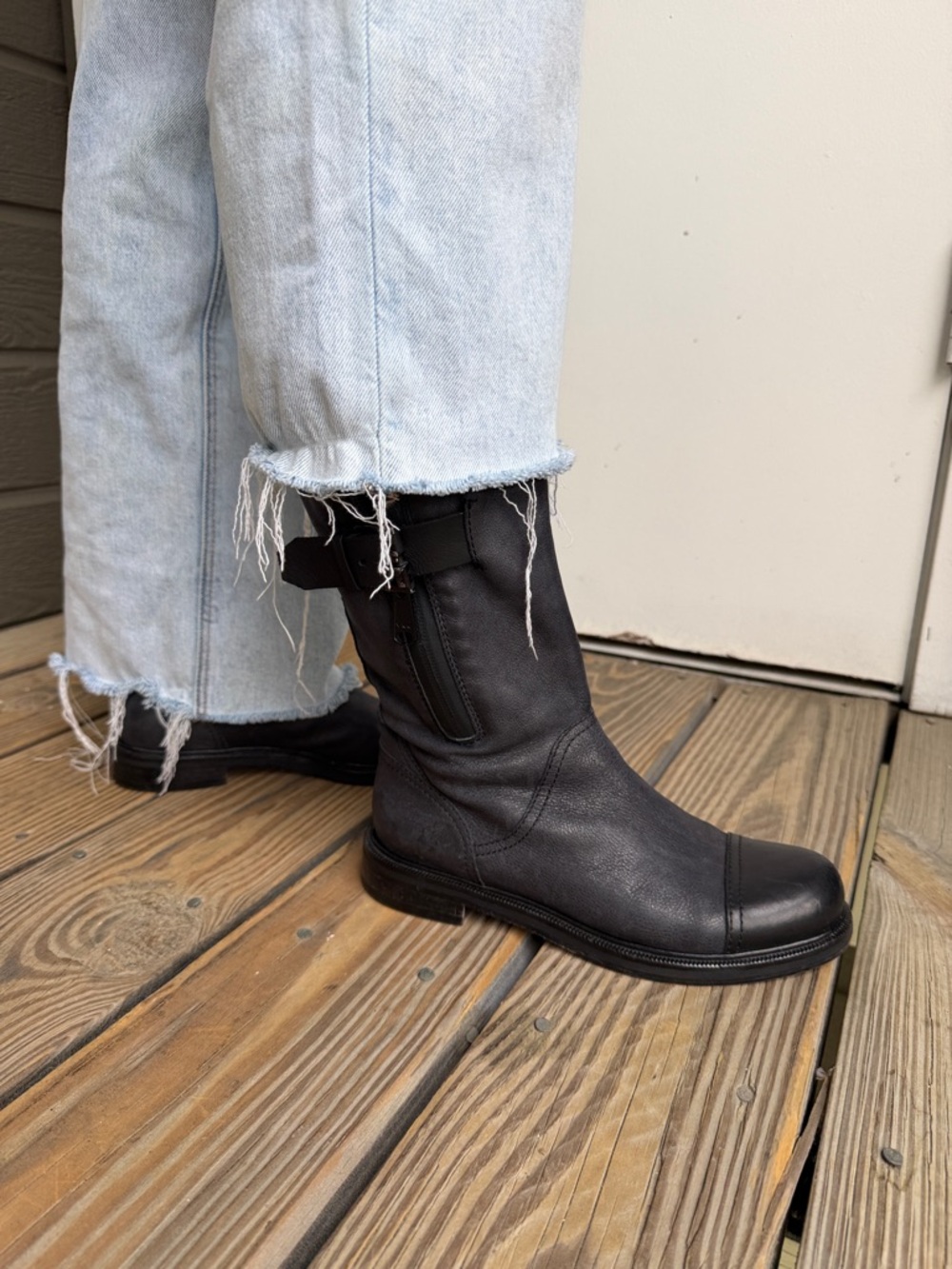 AQUATALIA Women’s Light Wash Women’s Wide-Leg Jeans - Casual Frayed size 7